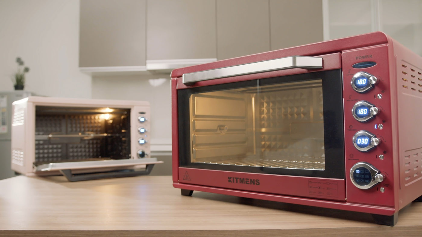 Read more about the article How to Clean Your Oven, According to an Pro